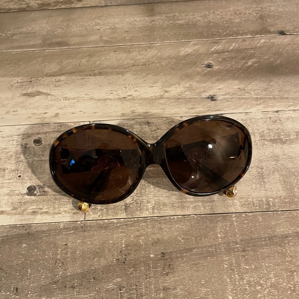 Louis Vuitton Iris Sunglasses